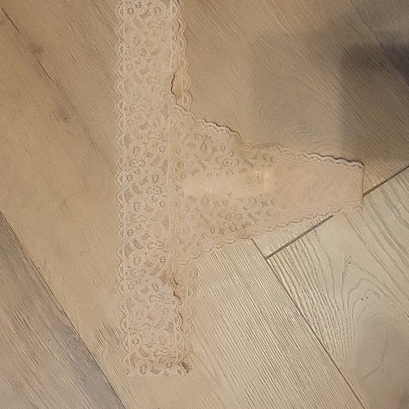 NWT Gap Tan Lace Thong Size Medium - Picture 2 of 3